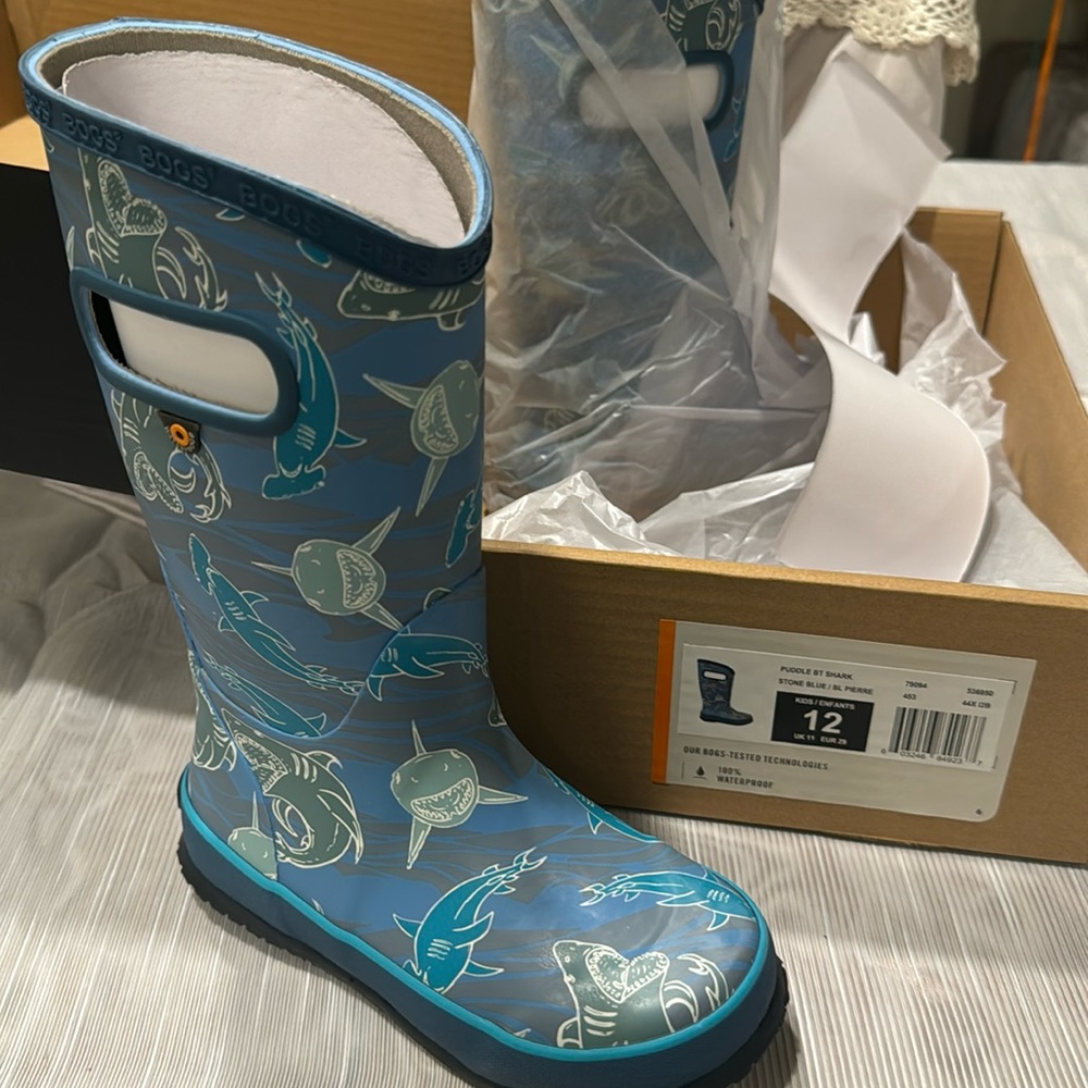 Shark, waterproof rain boots for kids